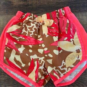 Nike DriFit Girls Med.- Floral Shorts